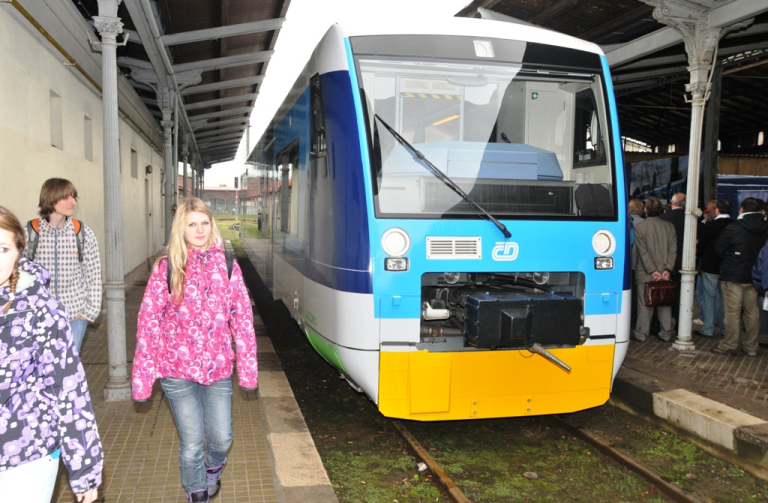 Jednou z alternativ dopravy z Lbc do Jbc jsou i pohodlné vlaky Stadler